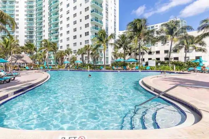 Hollywood Beach Apartment Ngoại thất bức ảnh